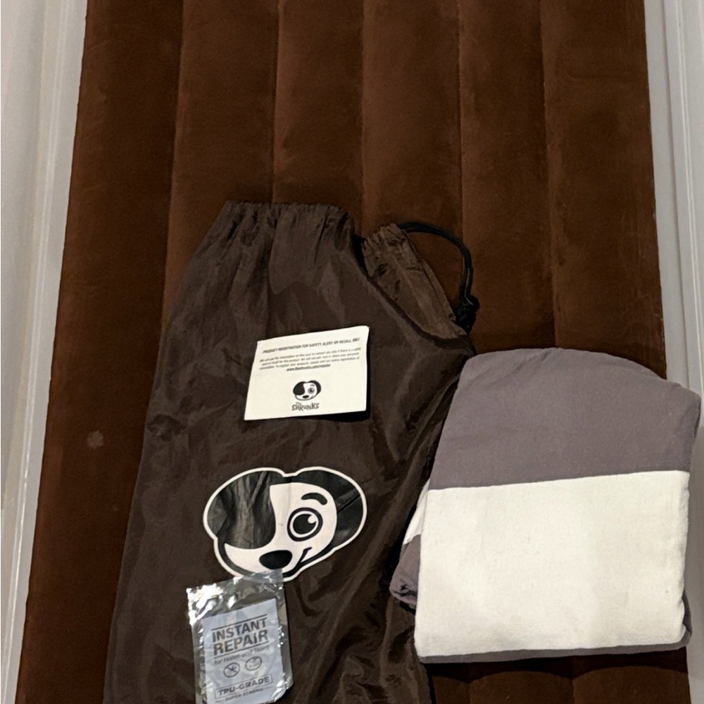 The Shrunks Inflatable Bed Rail Guards with Cotton Grey Blanket - Picture 3 of 11